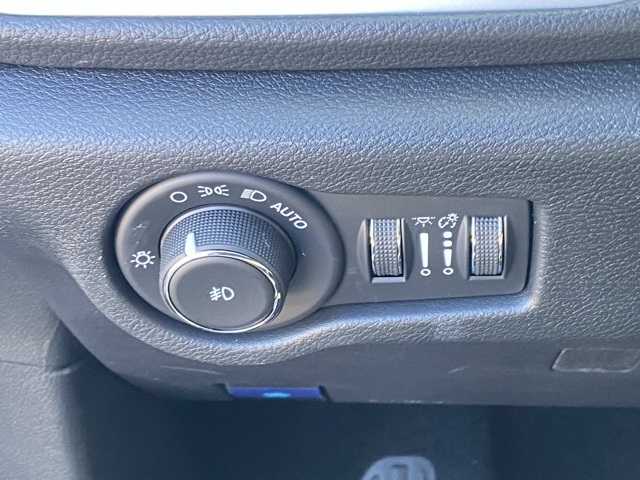 new 2026 Chrysler Pacifica car, priced at $39,830