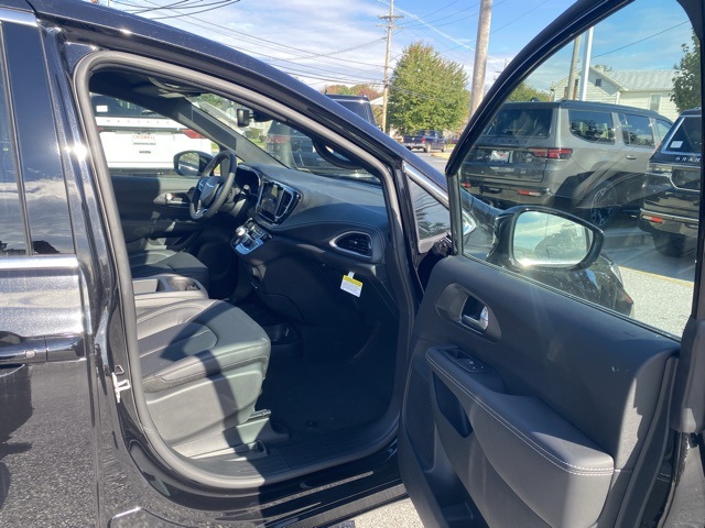 new 2026 Chrysler Pacifica car, priced at $39,830