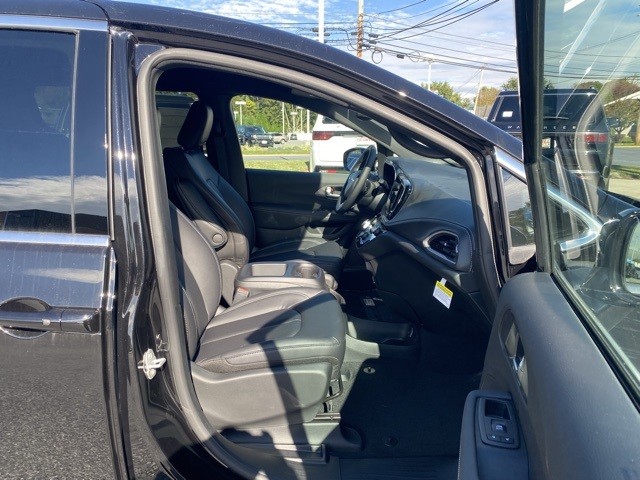 new 2026 Chrysler Pacifica car, priced at $39,830