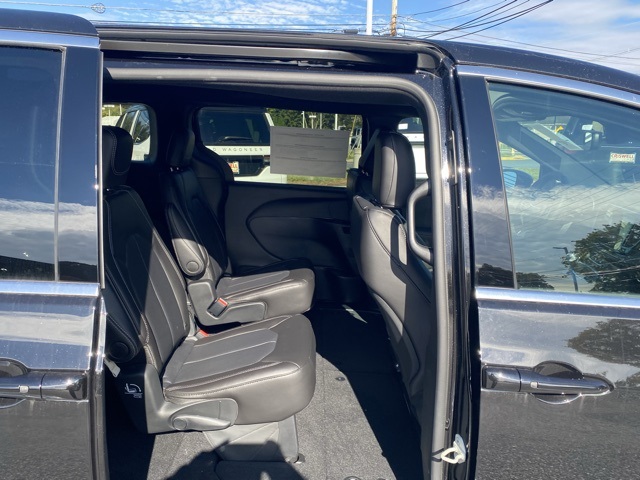 new 2026 Chrysler Pacifica car, priced at $39,830
