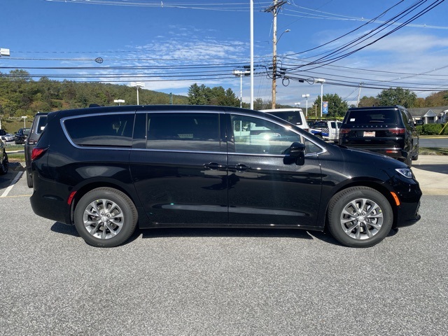 new 2026 Chrysler Pacifica car, priced at $39,830