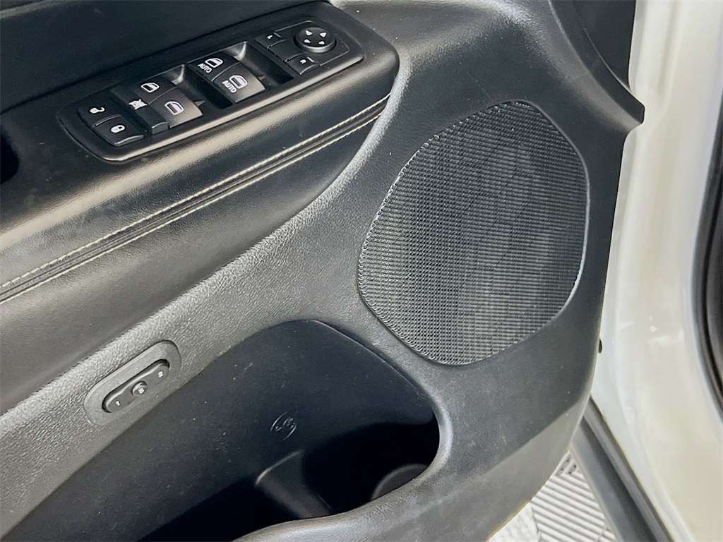 used 2015 Jeep Grand Cherokee car, priced at $10,888