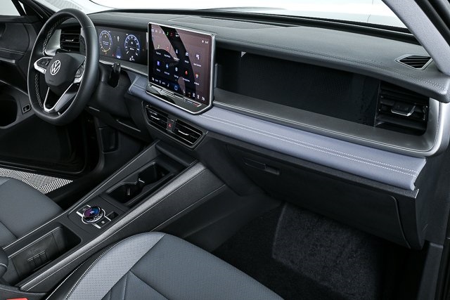 new 2025 Volkswagen Tiguan car, priced at $36,641