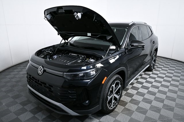 new 2025 Volkswagen Tiguan car, priced at $36,641