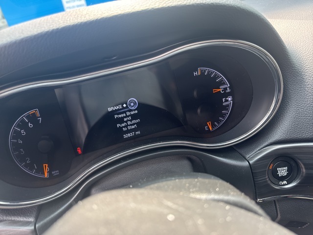 used 2021 Jeep Grand Cherokee car, priced at $28,988
