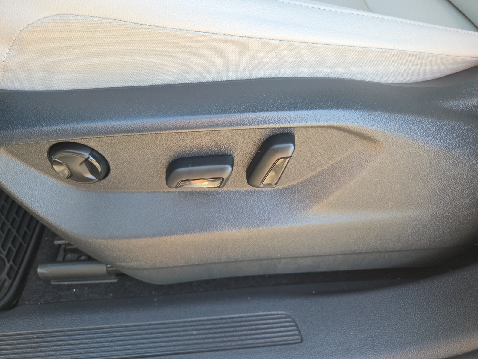 used 2021 Volkswagen Tiguan car, priced at $20,000