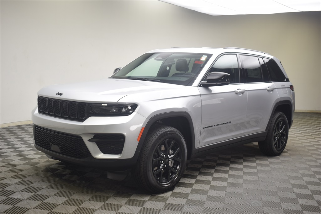 new 2025 Jeep Grand Cherokee car, priced at $41,928