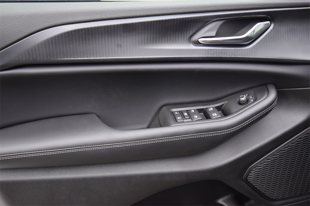 new 2025 Jeep Grand Cherokee car, priced at $41,928