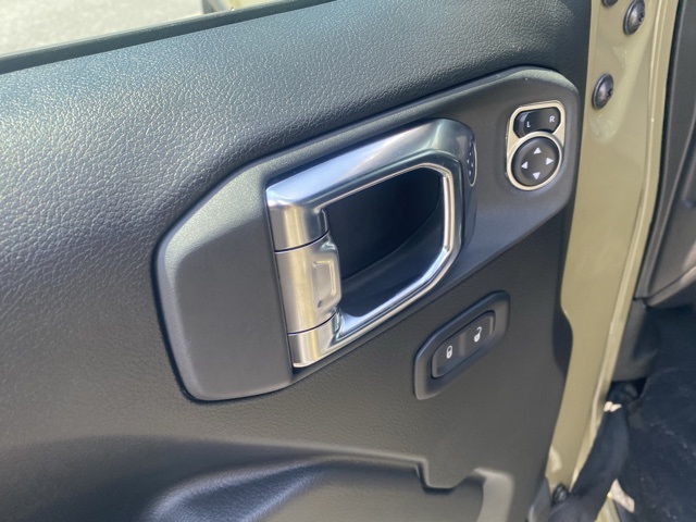 new 2025 Jeep Wrangler car, priced at $45,836