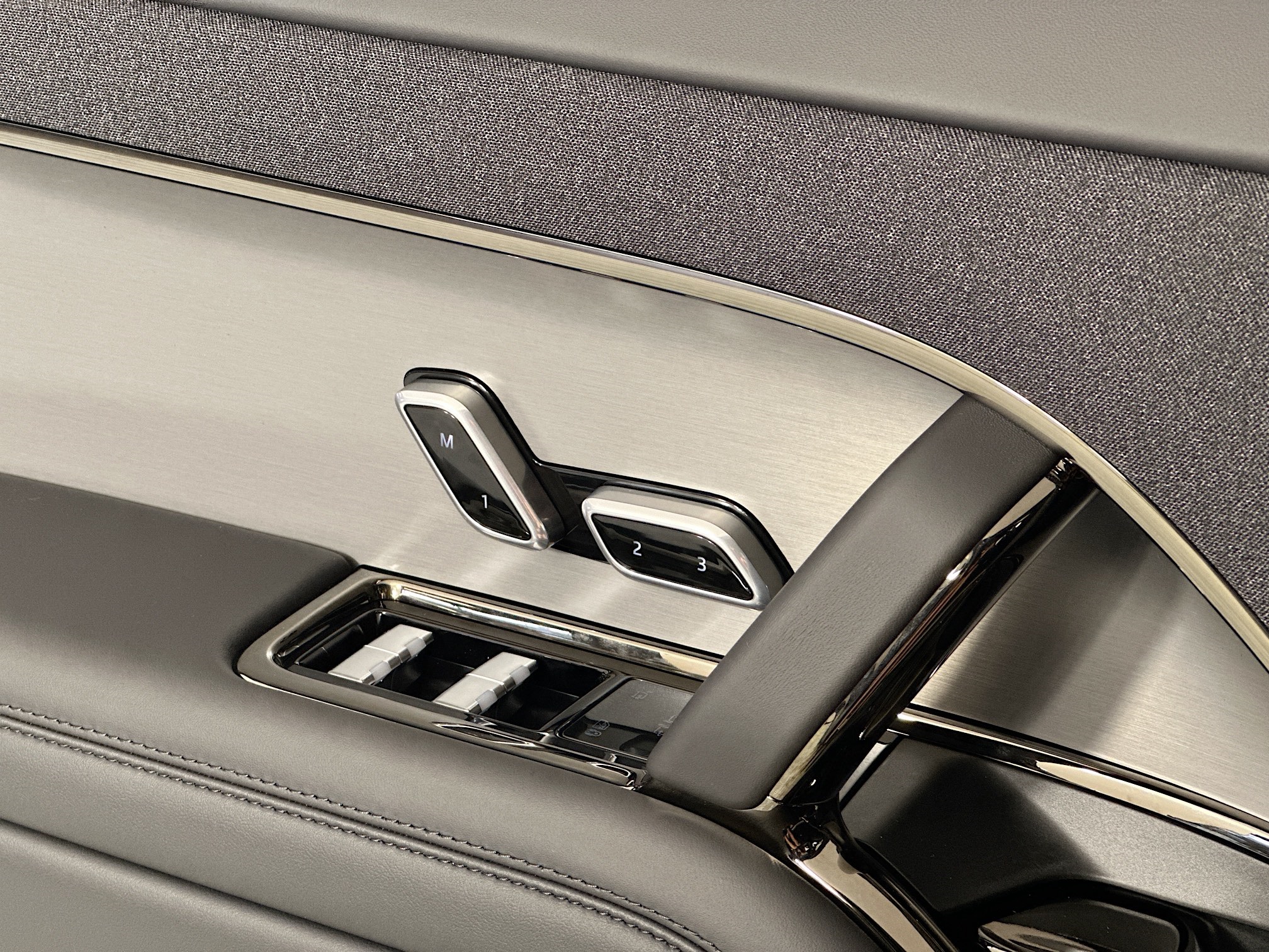 new 2025 Land Rover Range Rover Sport car, priced at $116,030