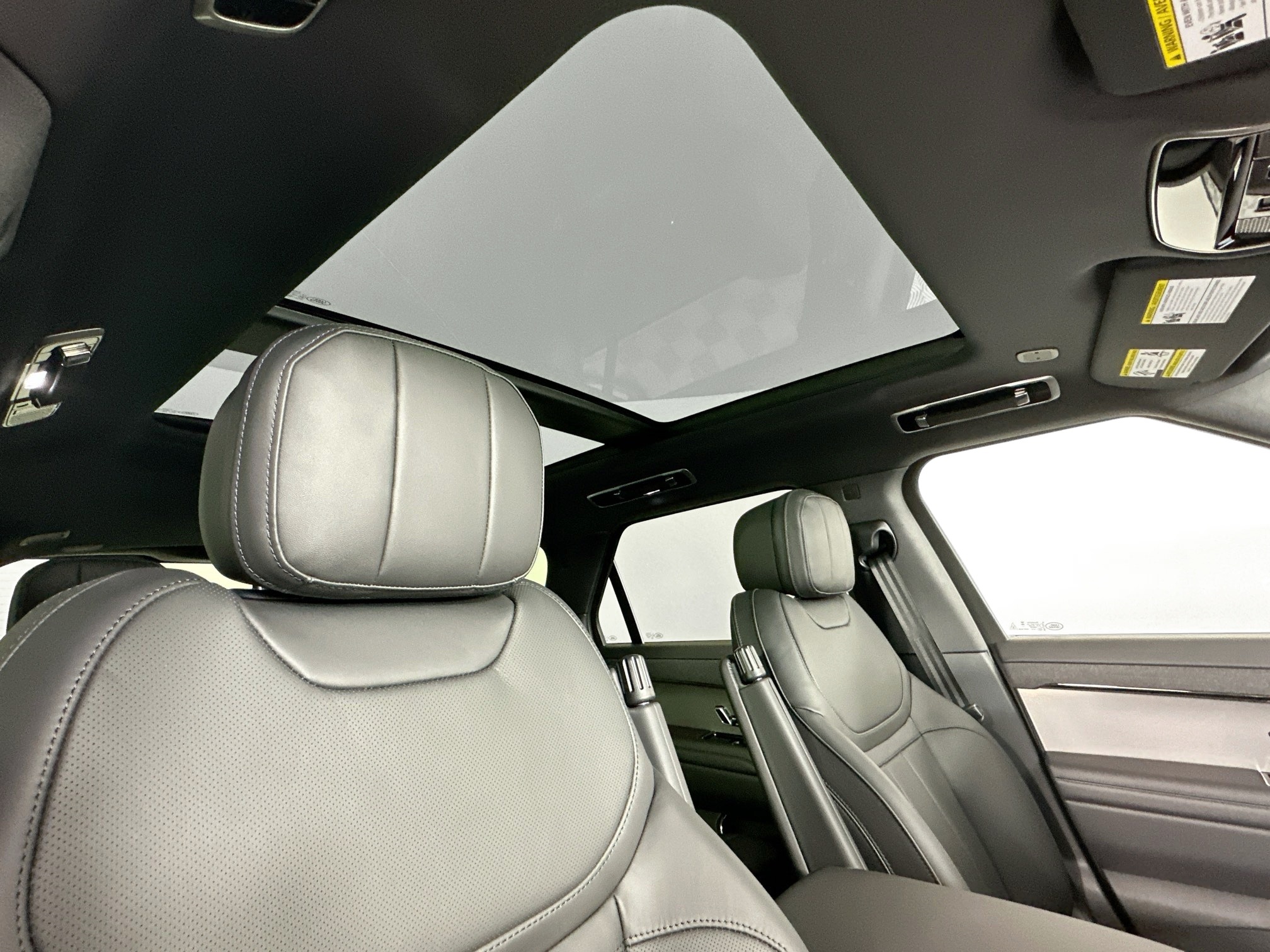 new 2025 Land Rover Range Rover Sport car, priced at $116,030