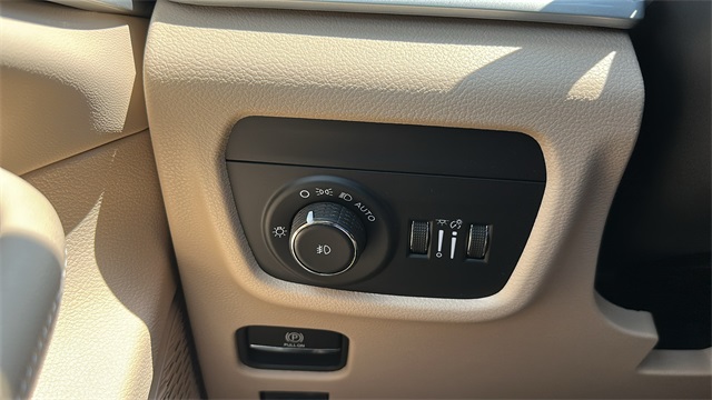 new 2025 Jeep Grand Cherokee car, priced at $44,494