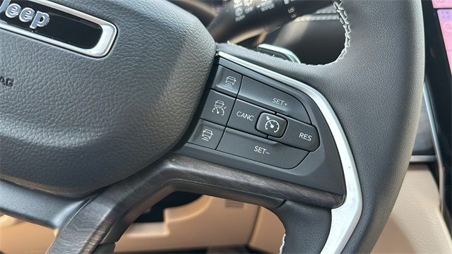 new 2025 Jeep Grand Cherokee car, priced at $44,494