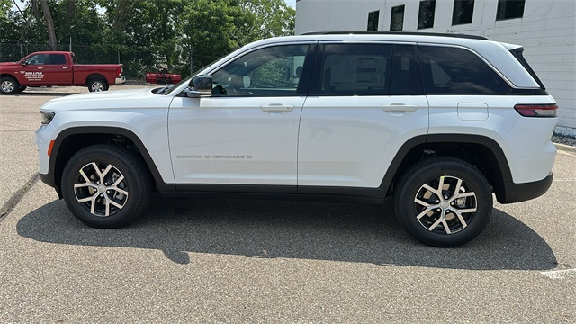 new 2025 Jeep Grand Cherokee car, priced at $44,494