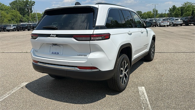 new 2025 Jeep Grand Cherokee car, priced at $44,494