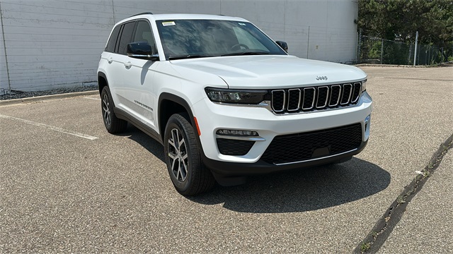 new 2025 Jeep Grand Cherokee car, priced at $44,494