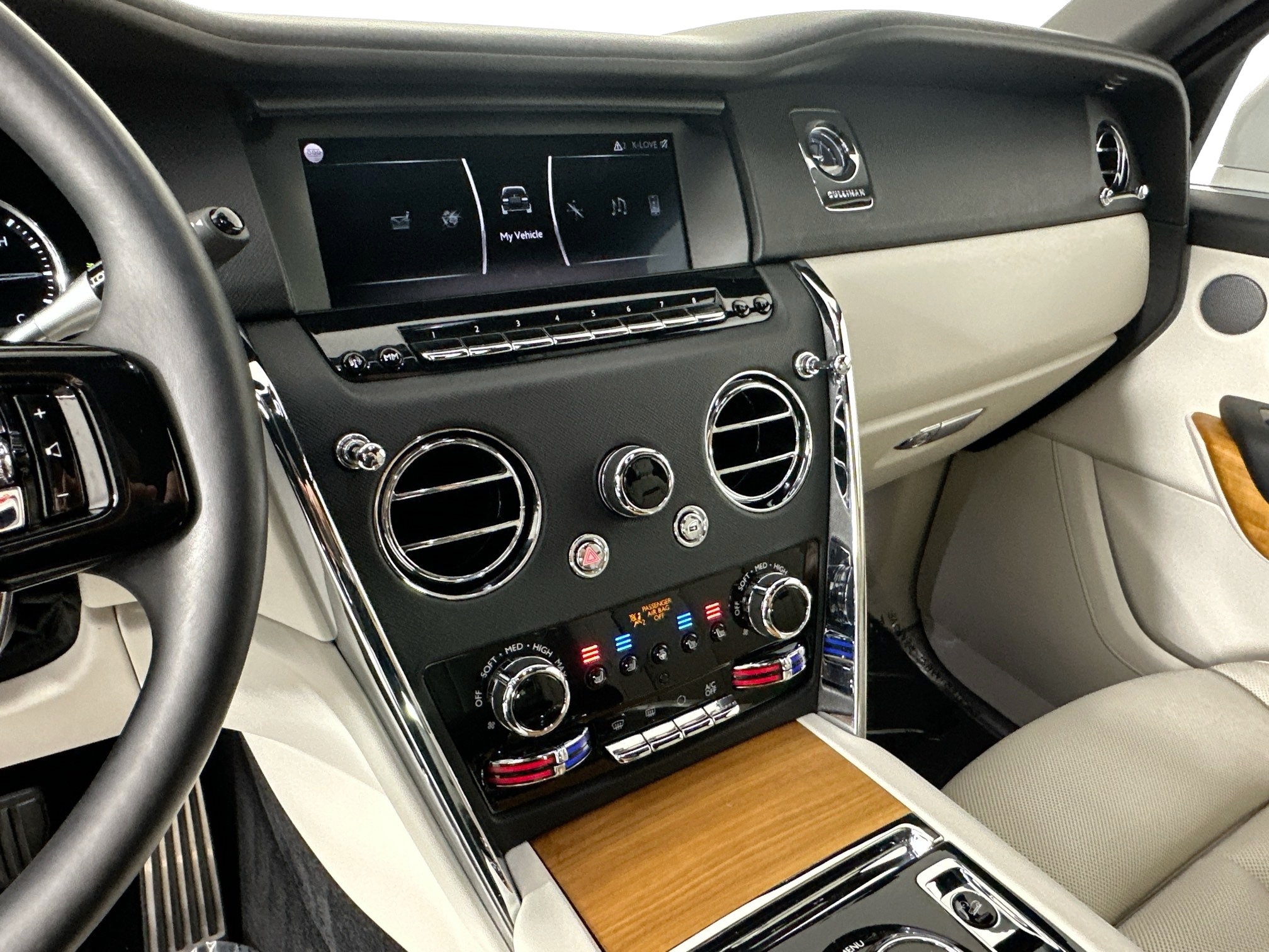 used 2020 Rolls-Royce Cullinan car, priced at $264,999