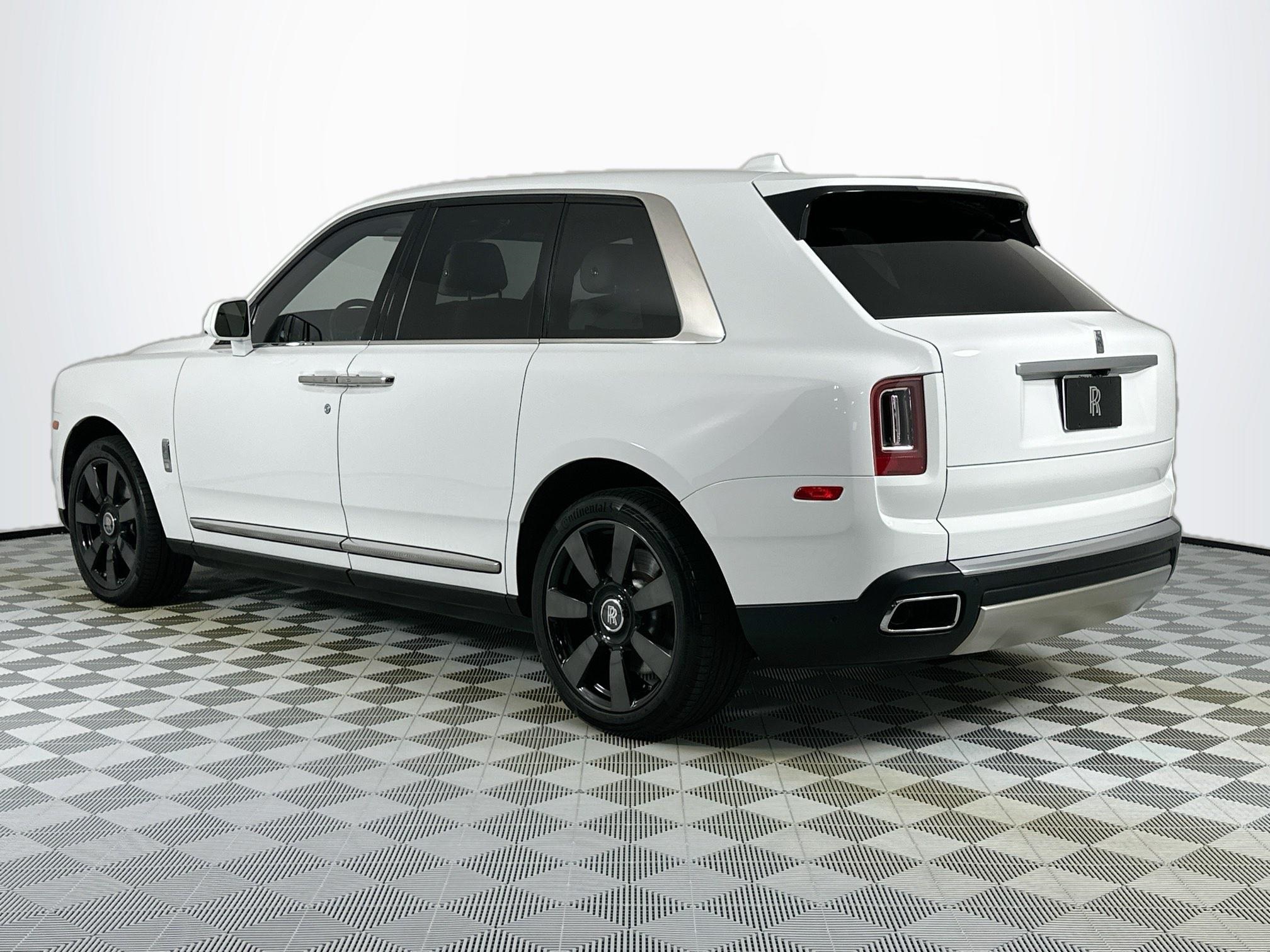 used 2020 Rolls-Royce Cullinan car, priced at $264,999