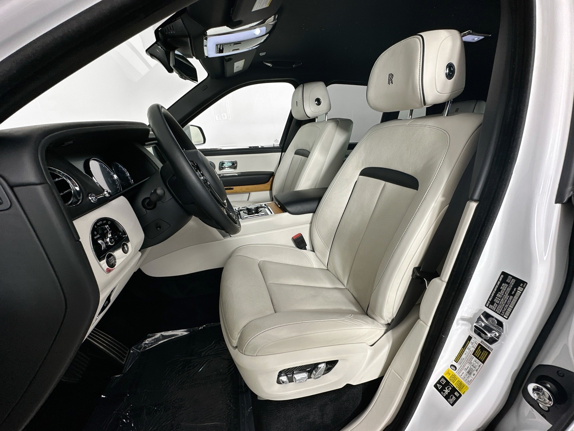 used 2020 Rolls-Royce Cullinan car, priced at $264,999