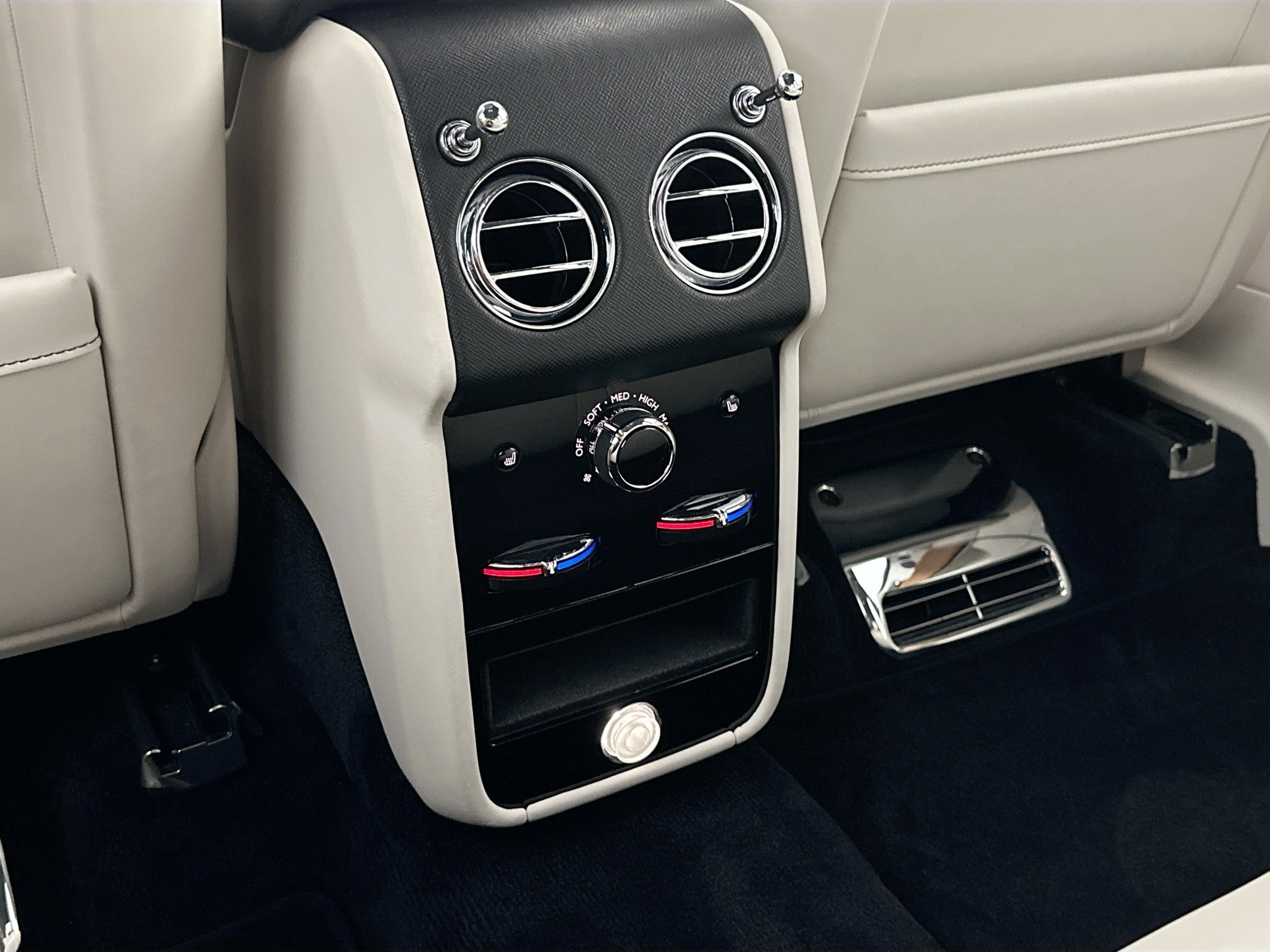 used 2020 Rolls-Royce Cullinan car, priced at $264,999