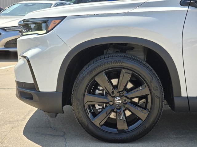 used 2025 Honda Pilot car, priced at $51,900