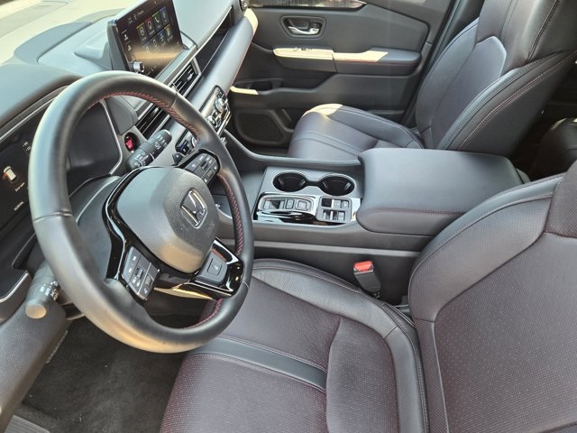 used 2025 Honda Pilot car, priced at $51,900