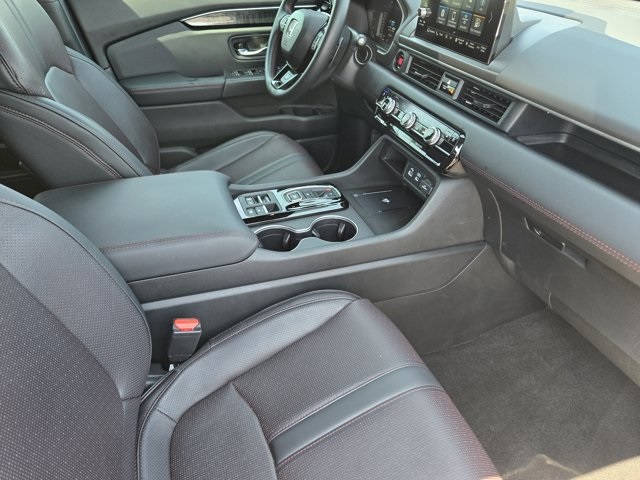 used 2025 Honda Pilot car, priced at $51,900