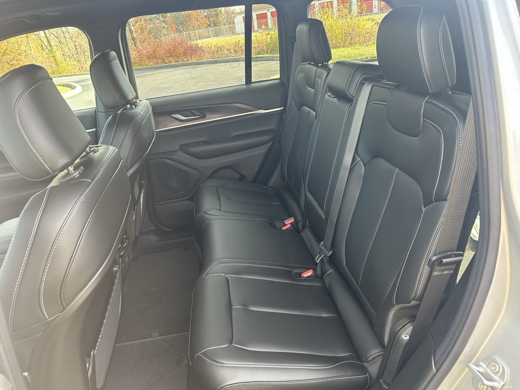 new 2025 Jeep Grand Cherokee car, priced at $51,485