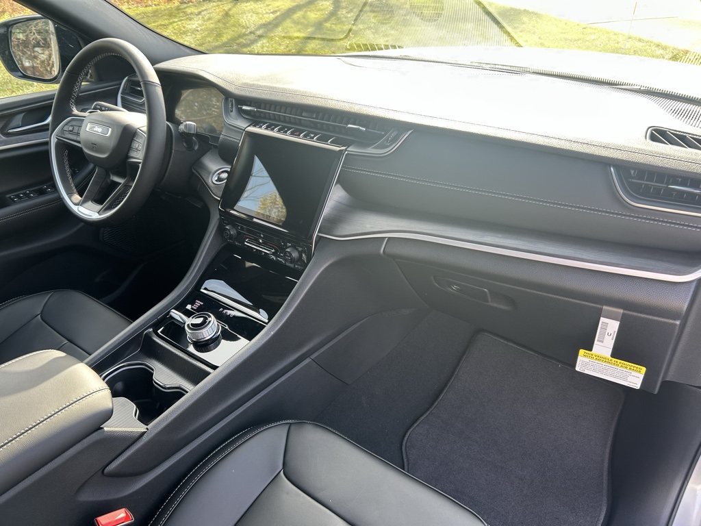 new 2025 Jeep Grand Cherokee car, priced at $51,485