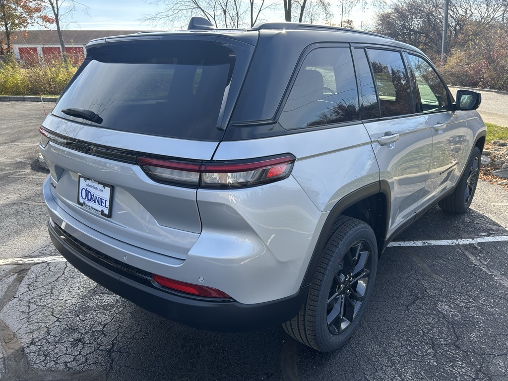 new 2025 Jeep Grand Cherokee car, priced at $51,485