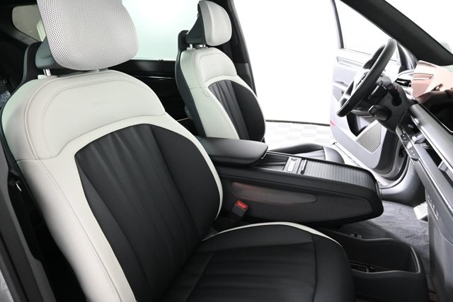 new 2026 Kia EV9 car, priced at $72,450