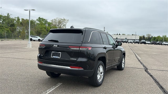 new 2025 Jeep Grand Cherokee car, priced at $42,848
