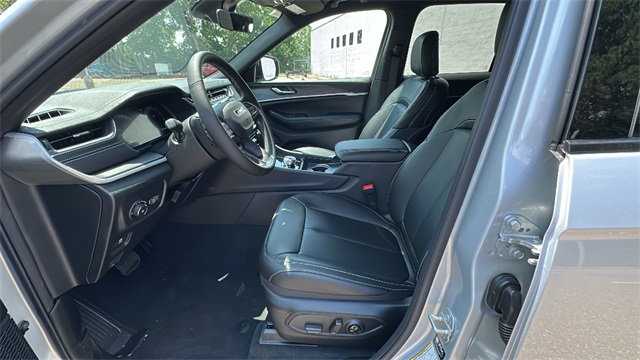 new 2025 Jeep Grand Cherokee car, priced at $45,025