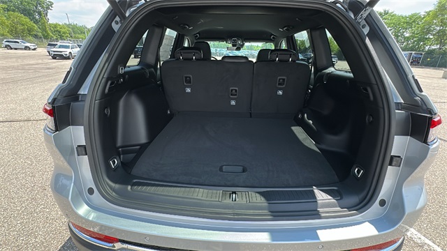 new 2025 Jeep Grand Cherokee car, priced at $45,025