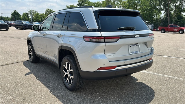 new 2025 Jeep Grand Cherokee car, priced at $45,025