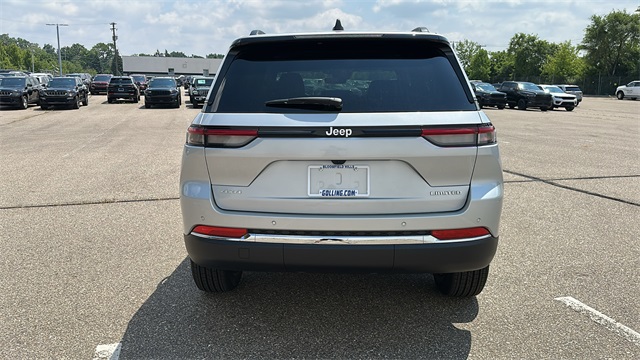 new 2025 Jeep Grand Cherokee car, priced at $45,025
