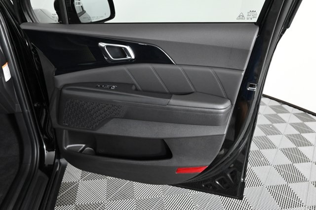 new 2026 Kia Carnival Hybrid car, priced at $56,105