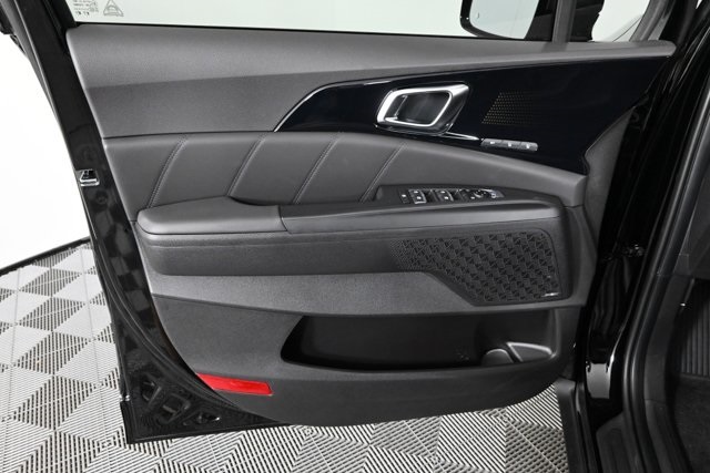 new 2026 Kia Carnival Hybrid car, priced at $56,105