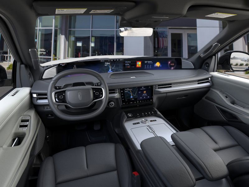 new 2025 Lincoln Navigator car, priced at $112,050