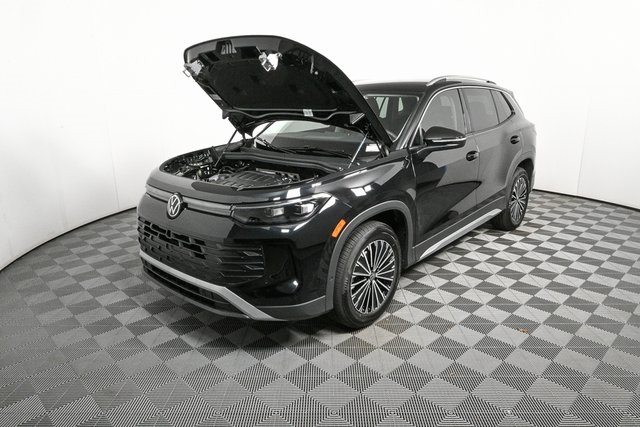 new 2025 Volkswagen Tiguan car, priced at $33,724