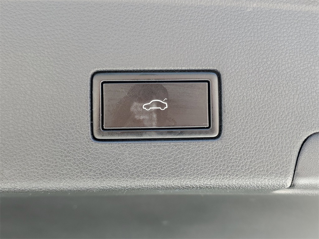used 2020 Volkswagen Atlas Cross Sport car, priced at $23,995