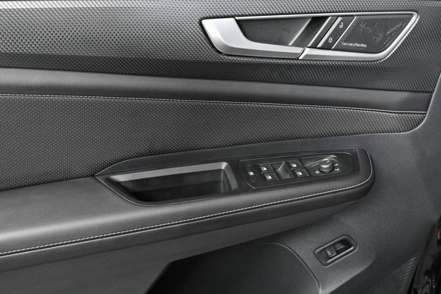 new 2025 Volkswagen Atlas Cross Sport car, priced at $53,851