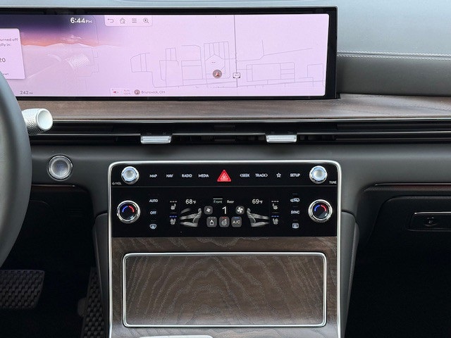 new 2025 Genesis GV80 car, priced at $77,270