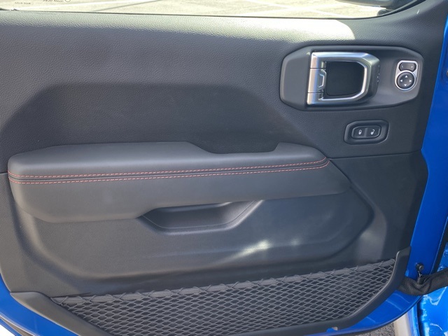 new 2025 Jeep Gladiator car, priced at $50,012