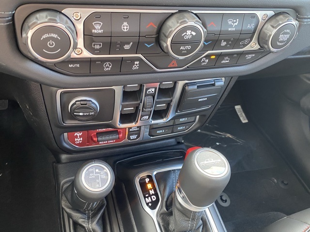 new 2025 Jeep Gladiator car, priced at $50,012