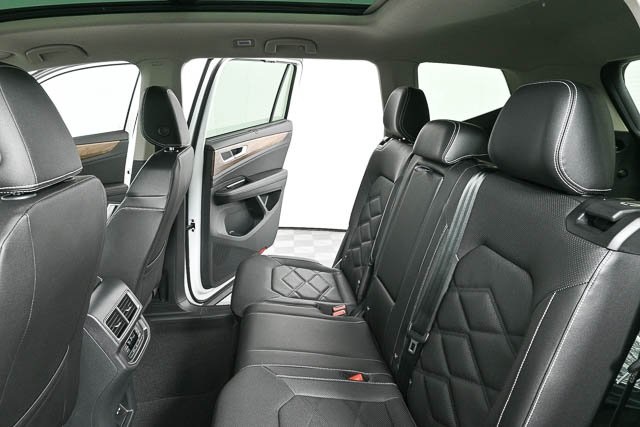 new 2025 Volkswagen Atlas car, priced at $44,337