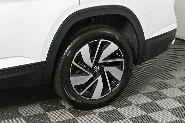 new 2025 Volkswagen Atlas car, priced at $44,337