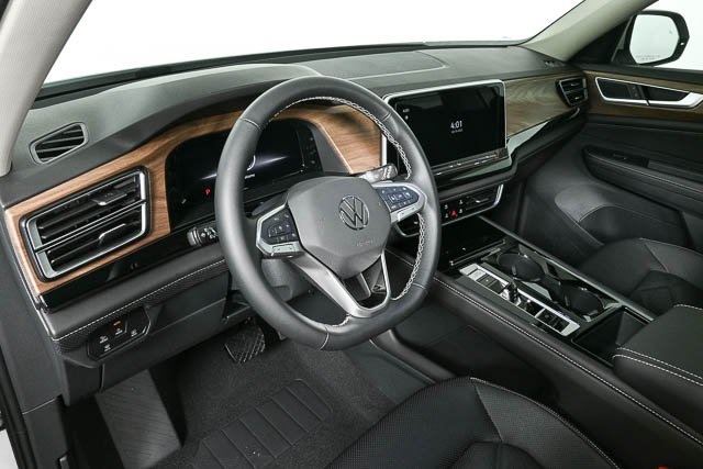 new 2025 Volkswagen Atlas car, priced at $44,337