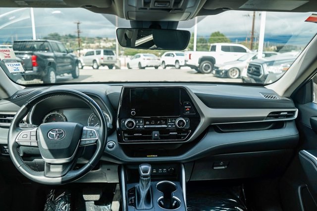 used 2023 Toyota Highlander car, priced at $36,588