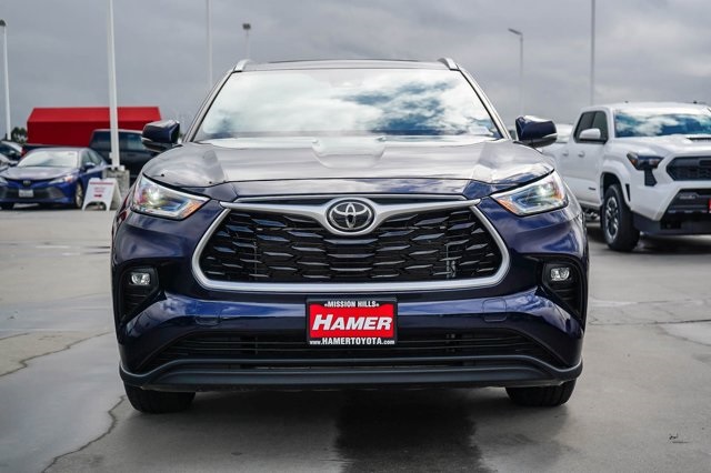used 2023 Toyota Highlander car, priced at $36,588